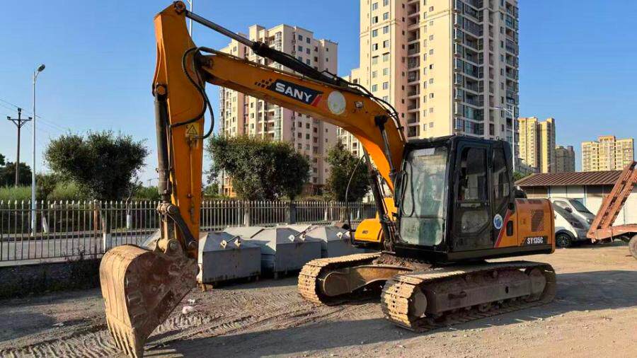 4月6日重庆资产处置三一135挖掘机网络拍卖公告