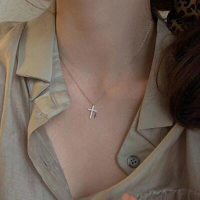 Cross Metal chain necklace women金属炼条项炼十字架吊坠锁骨炼