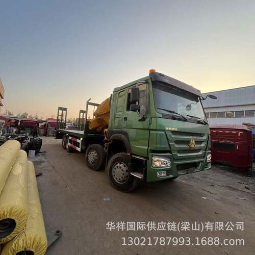 工厂直供境外HOWO重汽底盘车载折臂吊12吨随车吊12吨折臂吊供应