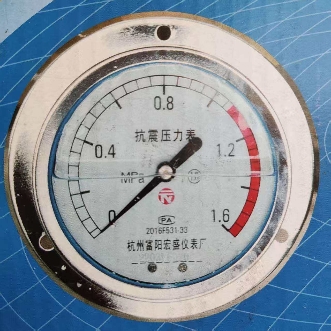 轴向带边耐震压力表YN100ZT,全规格,螺纹M20*1.5