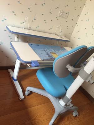 谁用过震旦儿童书桌怎么样，到底是不是杂牌呢？大家说说看？