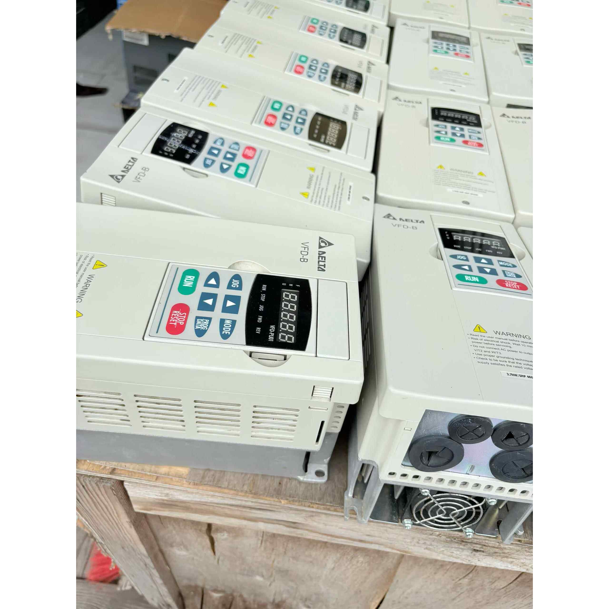 原装台达变频器VFD037B43A原装正品99新质量保1年380V3.7KW包邮