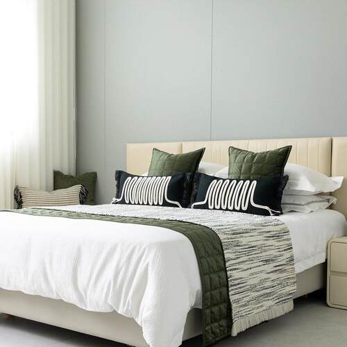 简约高档酒店床尾巾靠枕地毯纹搭毯样板间床旗绿色绗棉格子大抱枕