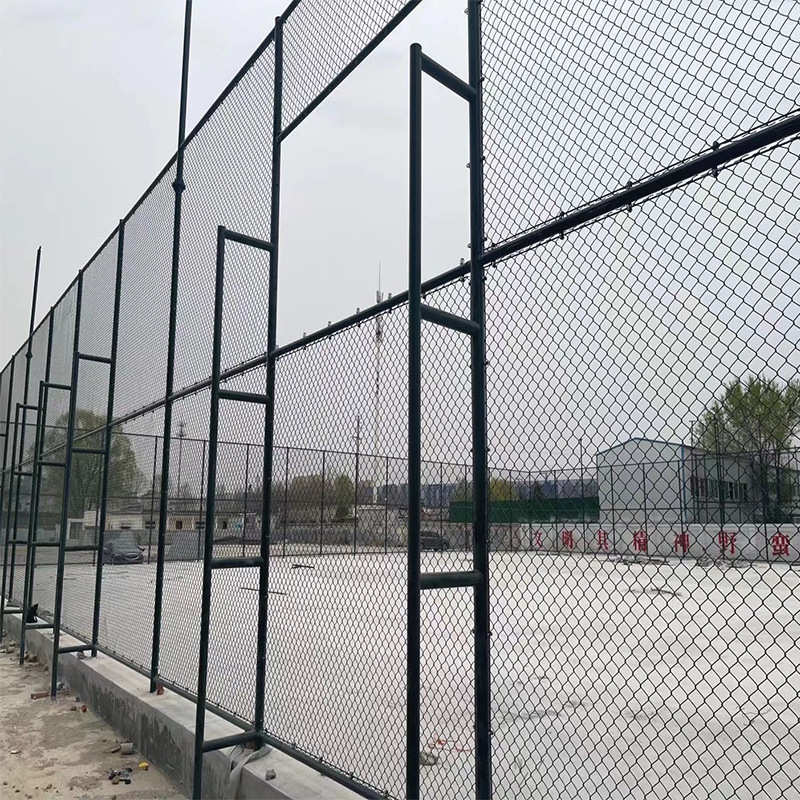 球场围网 篮球场护栏网 浸塑勾花网学校运动场护栏网防护网厂家