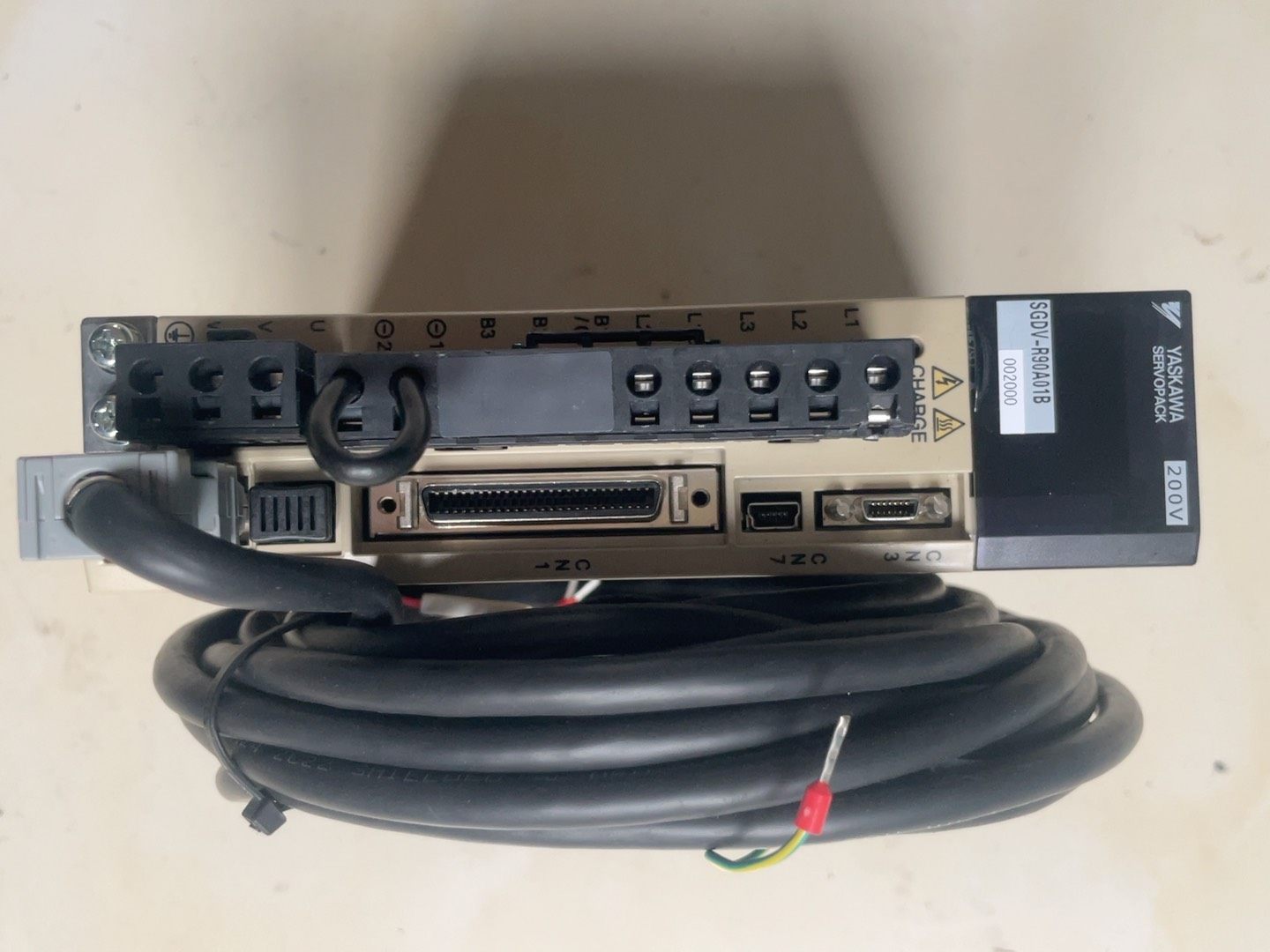 安川驱动器 SGDV-R90A01B002000，100W，