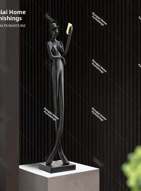 现代抽象阅读人物雕塑饰品现代高端样板房艺术展示金属软饰