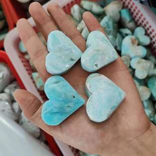 天然水晶天空蓝小爱心雕刻件原石打磨把玩件装 饰摆件工艺品