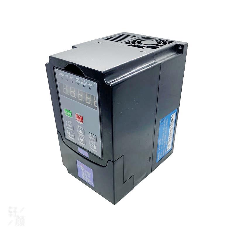 A2-8015单相三相交流180-250V转三相220V变频器风机电机1.5KW调速