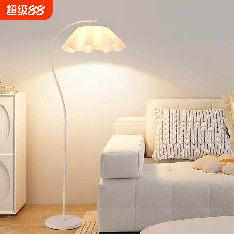 法式奶油风花瓣灯客厅沙发旁边卧室床头氛围灯落地灯温馨照明茶室