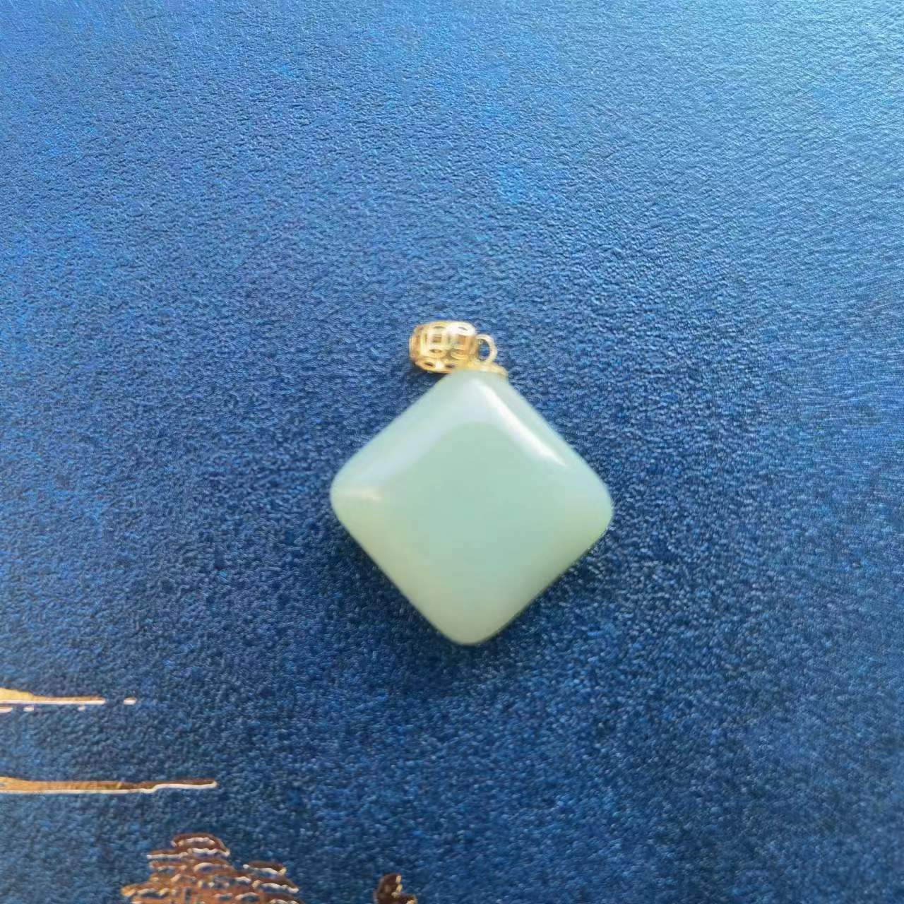 天然和田玉正方吊坠 配18k金扣头 2.33g 配送礼盒（附鉴定证书）