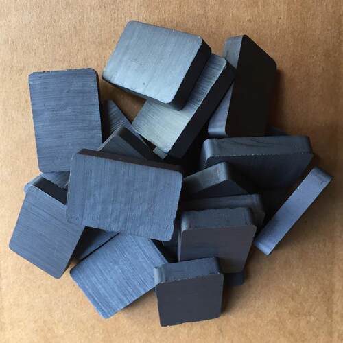 铁氧体方块F40*25*5方形黑色磁铁，跑步机玻璃擦黑板擦磁铁