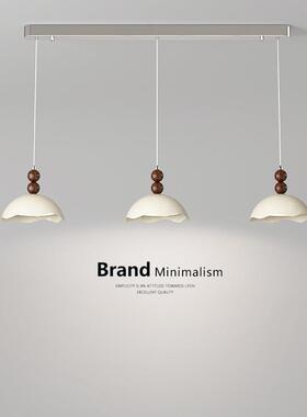 蛋壳奶油风餐厅灯高级感法式中古吊灯2025年新款设计师款餐桌吊灯