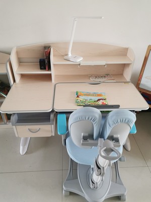 中沪爱童儿童书桌怎么样?用后一个月告诉大家内幕!