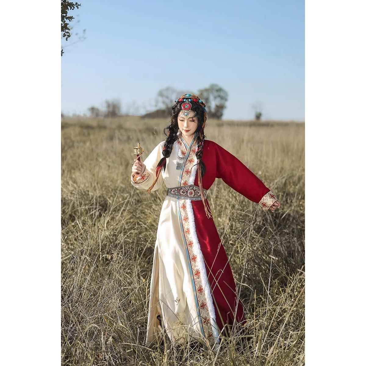 高档少数民族蒙古服装人女裾成国风汉元素交领直藏袍秋冬演出服装