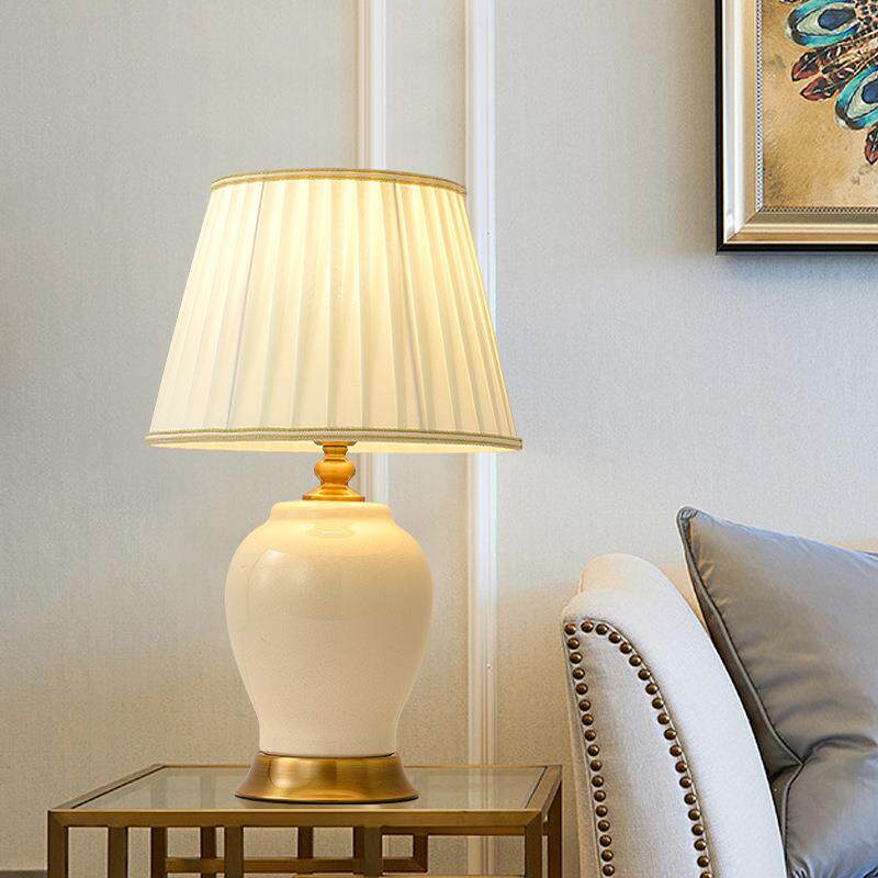 北欧轻奢美式复古陶瓷台灯新中式卧室床头灯样板房高级感装饰台灯