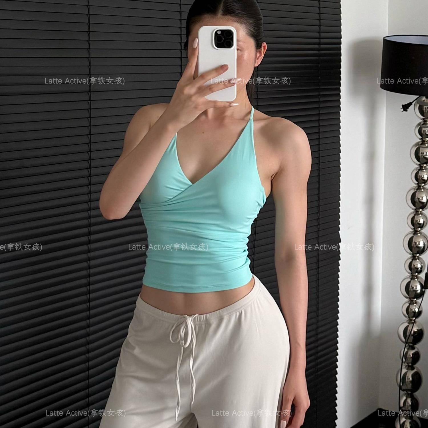 拿铁女孩显瘦挂脖背心吊带夏季聚拢运动修身型背心纯色通勤