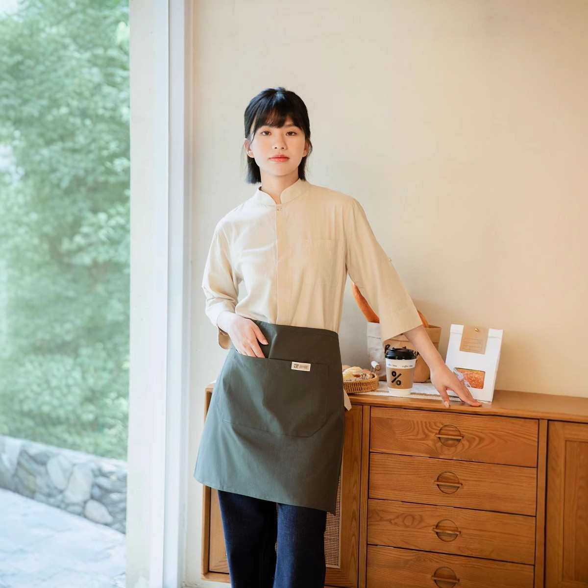 2024年新款两用半身围裙定制印logo服务员工作服女餐饮专用咖啡店