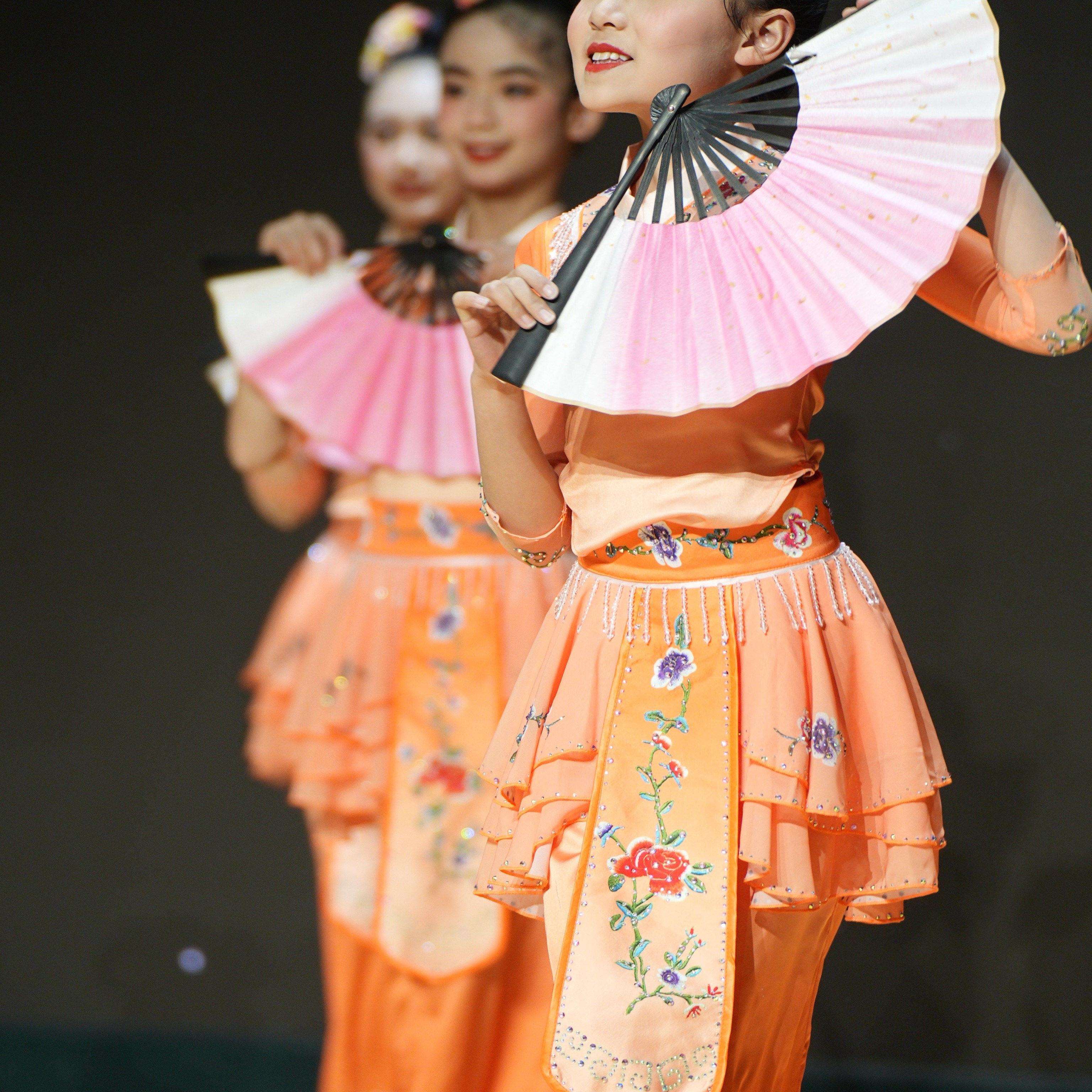 露露老师原创梨园扇影幼儿戏曲舞蹈演出服京剧花旦服装烫钻