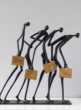 现代简约铝铸造创意抽象人物拿公文包摆件样板房客厅玄关摆台桌面