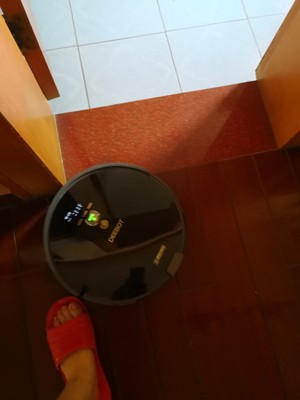 真实对比石头T4和科沃斯DF45扫地机器人哪个好，区别大不大呢？