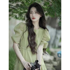 欧洲站夏季2026新款法式茶歇高级感绝美度假绿色收腰显瘦连衣裙女
