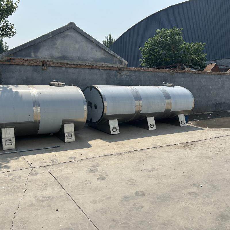 不锈钢运输储水罐柴油储存罐玻璃水密封容器酒精储存容器