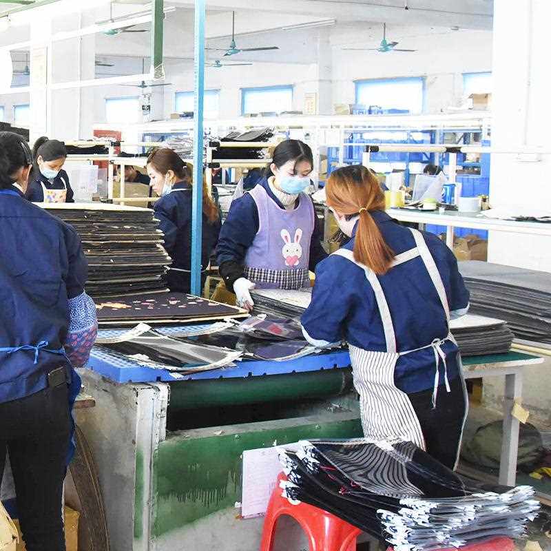 新款直销桌下取暖器办公室折叠三折围碳晶发热板家用电暖器便携式