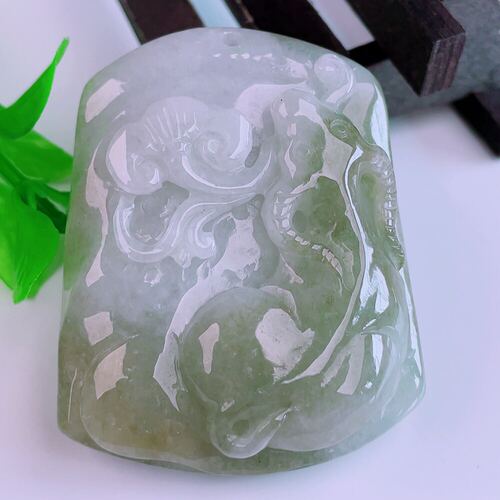 缅甸天然真品翡翠冰飘黄翡高端精品珠宝闪拍生肖牛牌玉吊坠65.58g