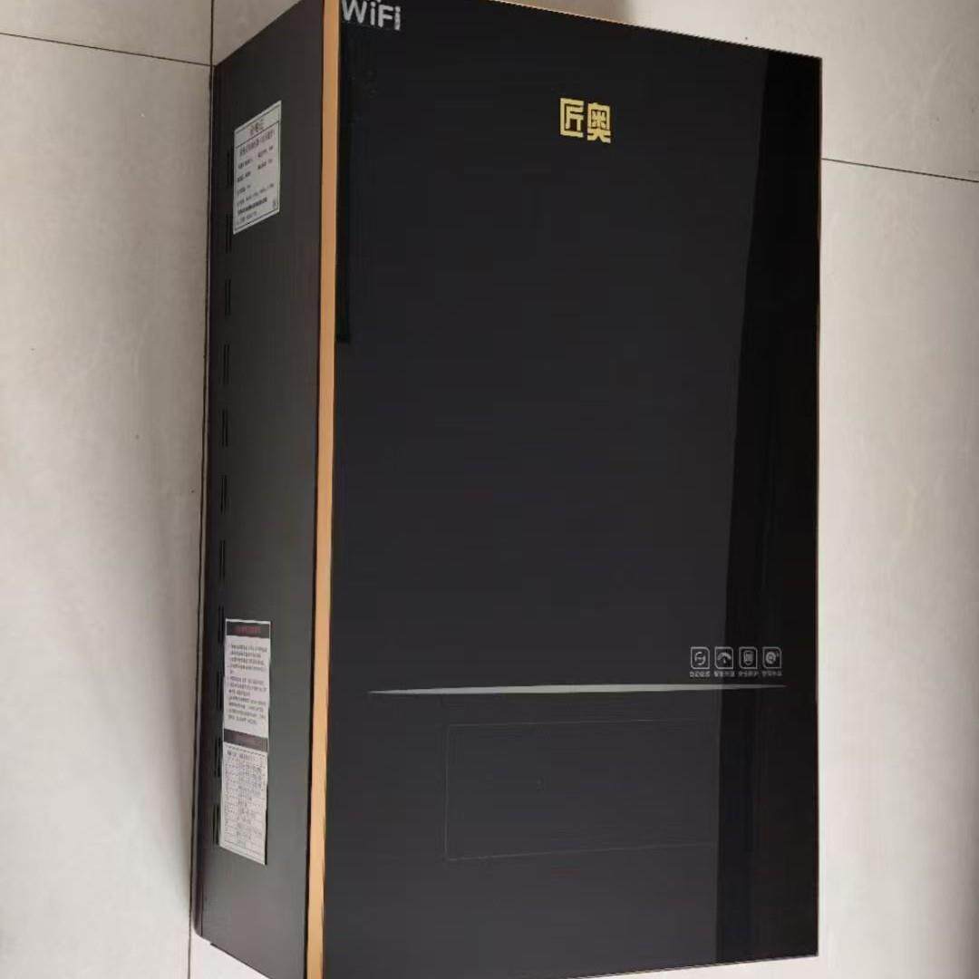 380V三相电24KW电壁挂炉内置双水泵内置膨胀水箱密闭安装带远程