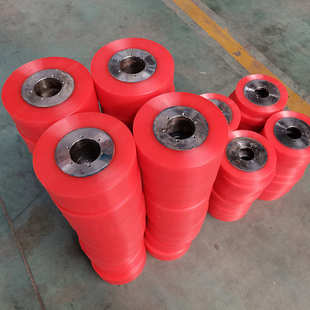 现货供应聚氨酯包胶轮铁芯滚轮包胶叉车轮重型包胶轮P U轴承轮