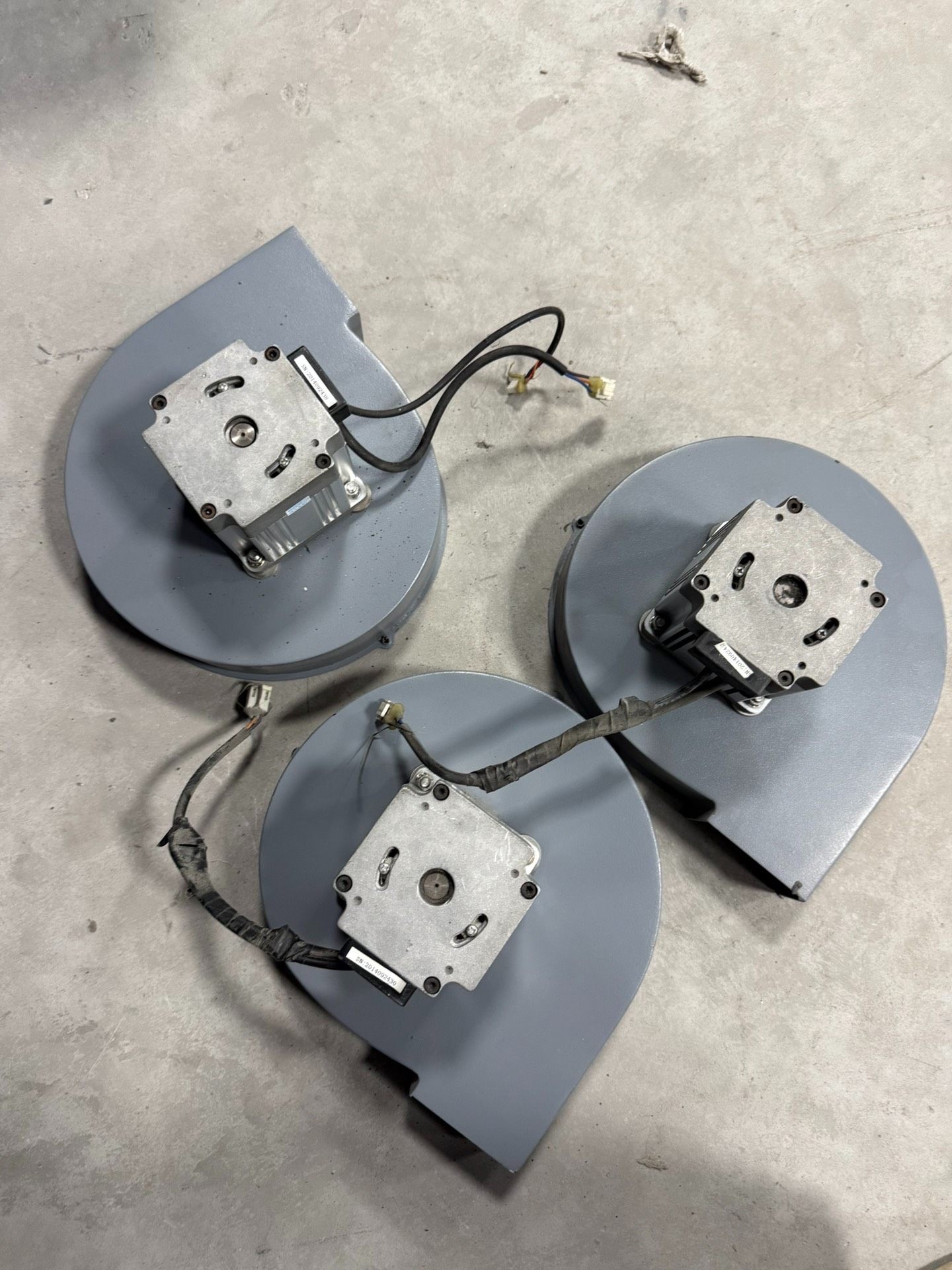 电机风扇，数量三个，需要联系