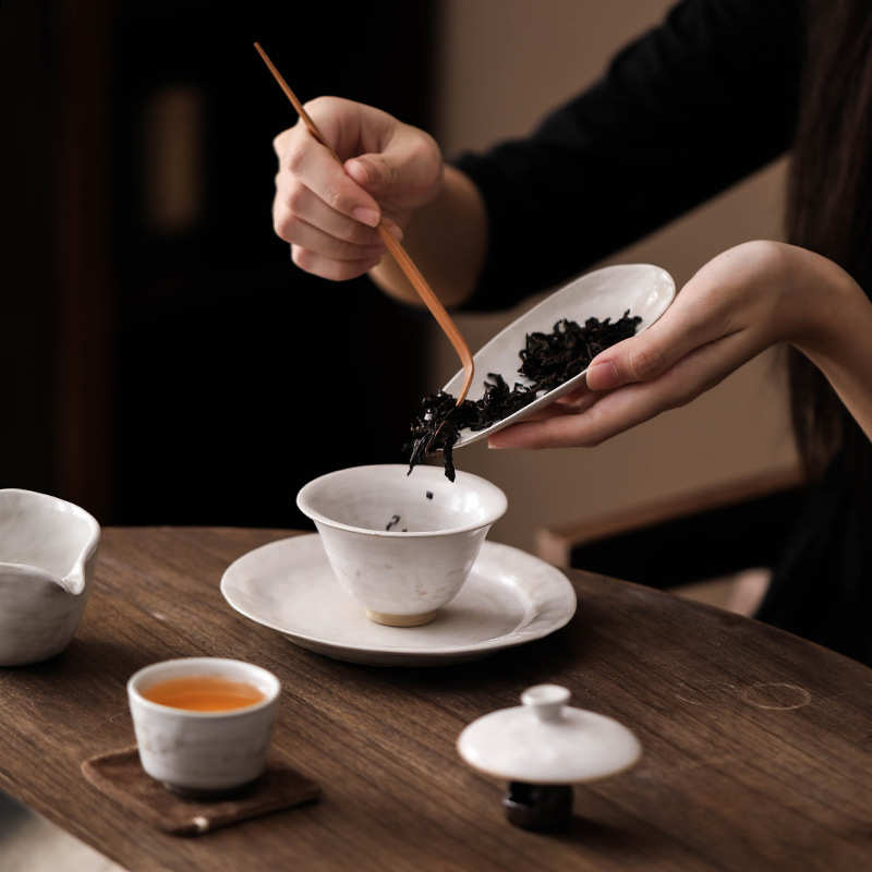 陶瓷茶则日式粉引赏茶荷醒茶分茶器柴烧仿古茶具茶道配件茶荷取茶