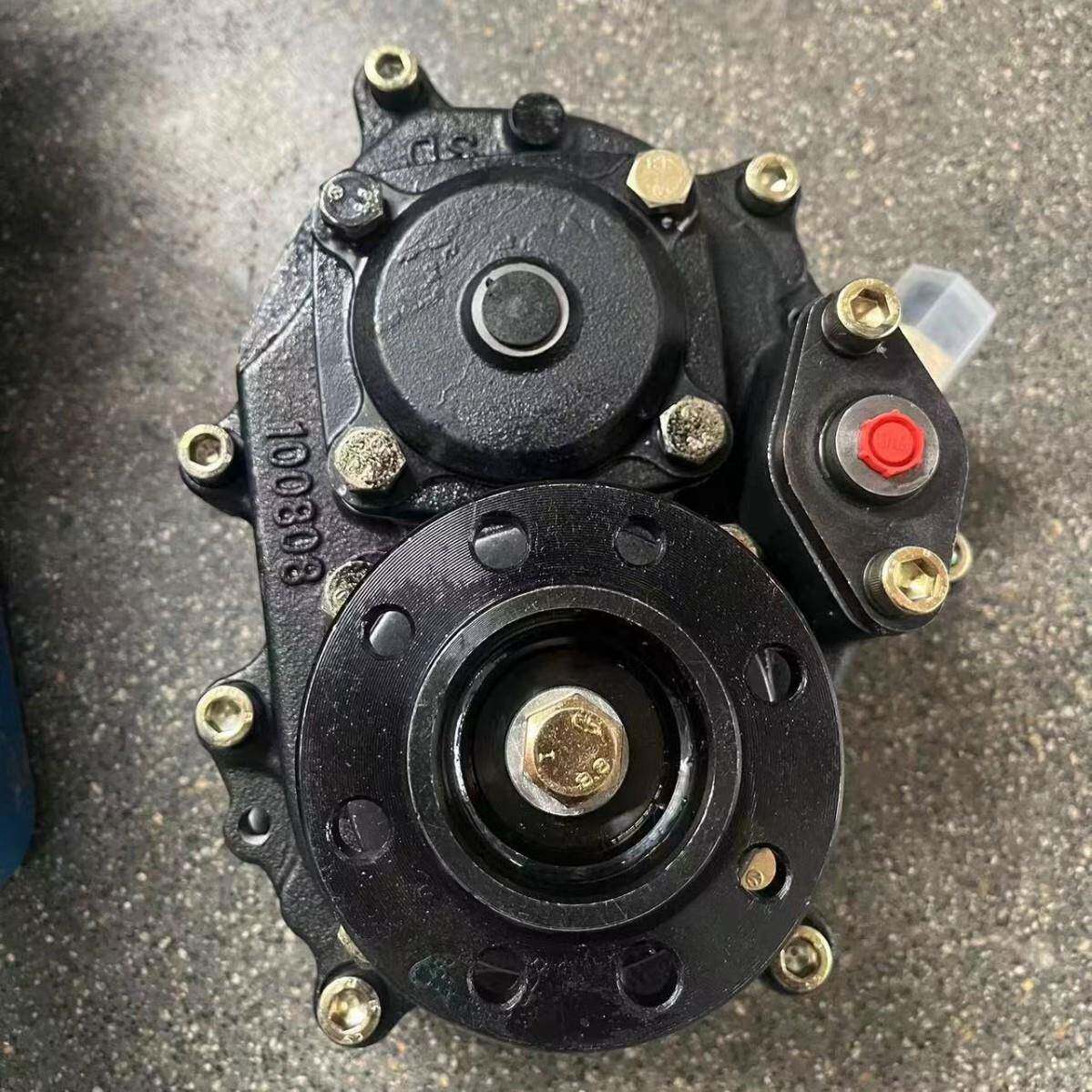 HW70YH-F114取力器总成(右偏置,HW25,缓速器) AZ970029000058