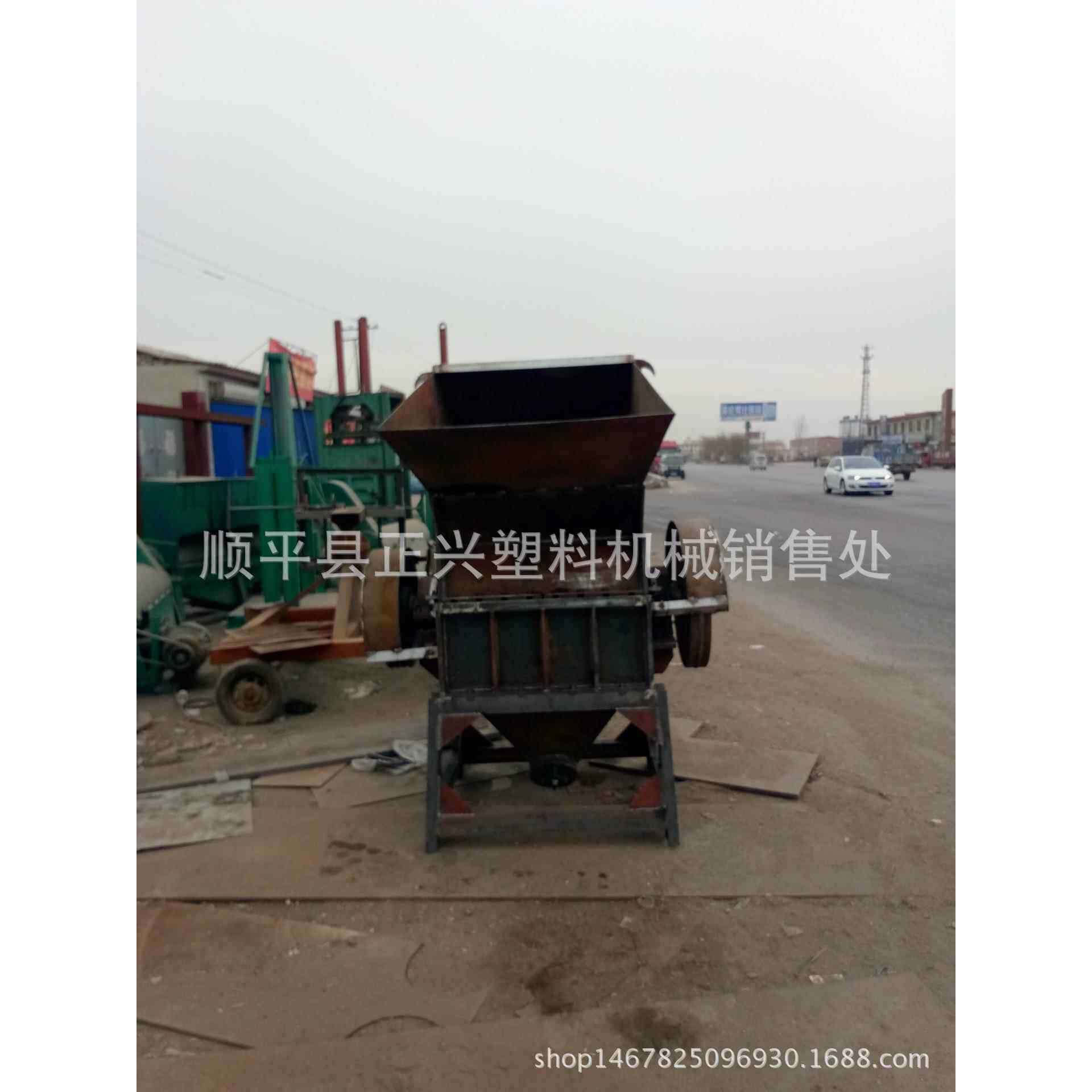 厂家直供800型塑料破碎机PVC管装饰板塑料管材破碎机设备