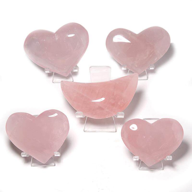 天然粉晶爱心月牙形粉晶大颗粒原石打磨手把玩件不规则粉水晶摆件