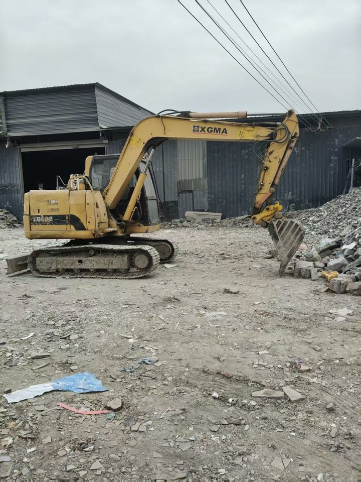 11月25日成都特价厦工XG808型挖掘机（带液压夹木器、快换、标准斗）（出价即进入倒计时）网络拍卖公告