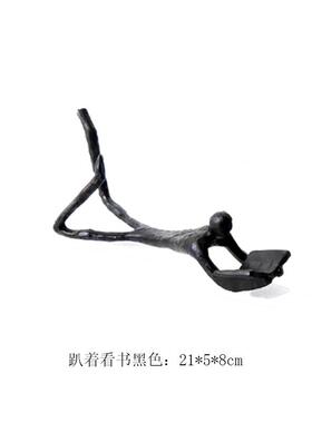 现代意式极简抽象趴着看书阅读人物摆件茶室书房桌面家居装饰摆件