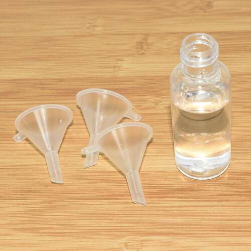 Small funnel for decanting perfume and cosmetic water, a liq