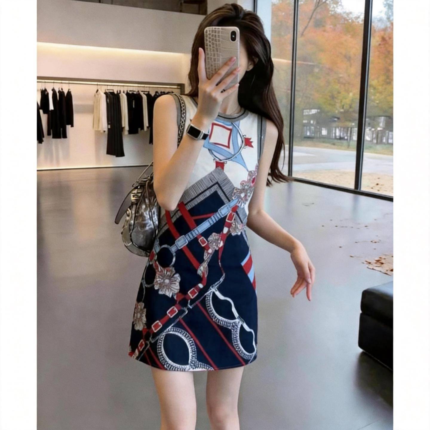 高级感无袖印花连衣裙女2026夏季新款洋气减龄超好看独特漂亮裙子