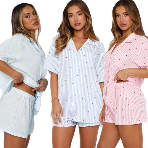 Katch Me Chic Women's Simple Style Stripe Heart Button Short