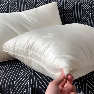 现货速发ix枕芯超软星级枕头大豆蛋白白色结婚柔软枕头芯一对靠枕