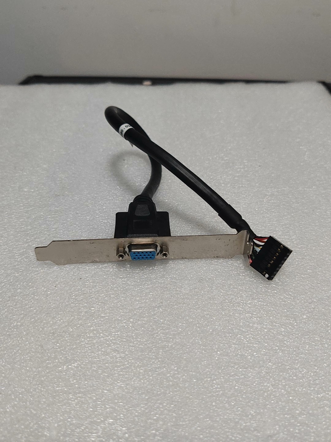 工控机VGA扩展挡板线，只有一个，以下是实物图，需要的话可以