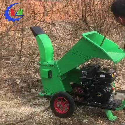 小型道路修剪树枝机树枝农作物秸秆粉碎机移动式汽油碎枝机