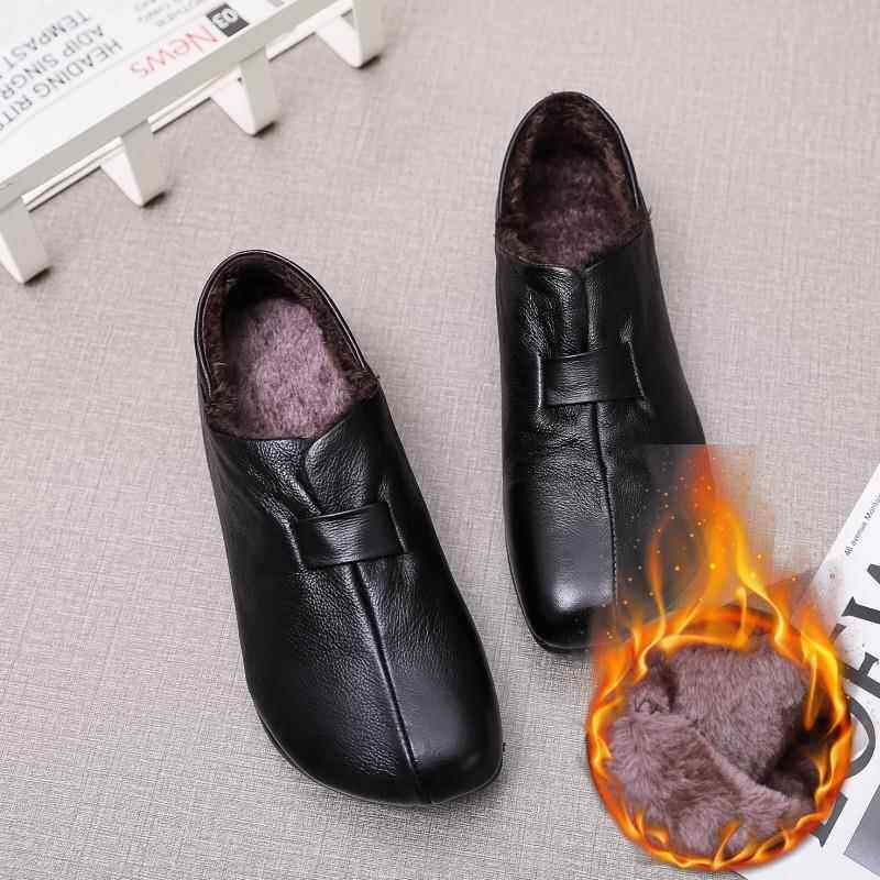 高档女2025年新款春秋款平底妈妈皮鞋复古休闲真皮软底鞋单鞋女中