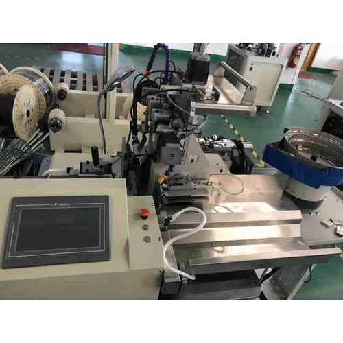 Dc头全自动焊接机，可一头焊接，一头沾锡。如有需要请联系