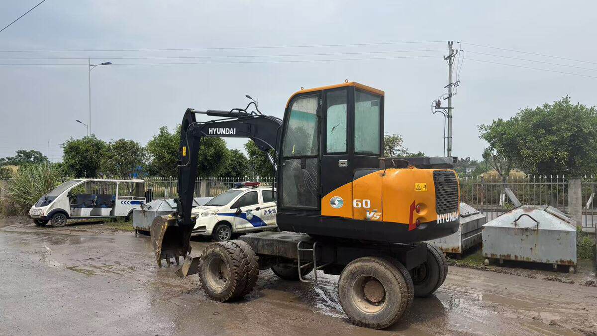 5月8日重庆轮挖一台带推土板网络拍卖公告