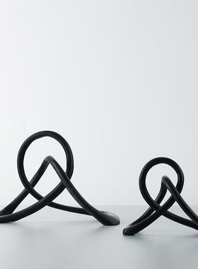 日本进口简约现代黑色树脂扭转绳结抽象几何摆件样板房客厅茶几软