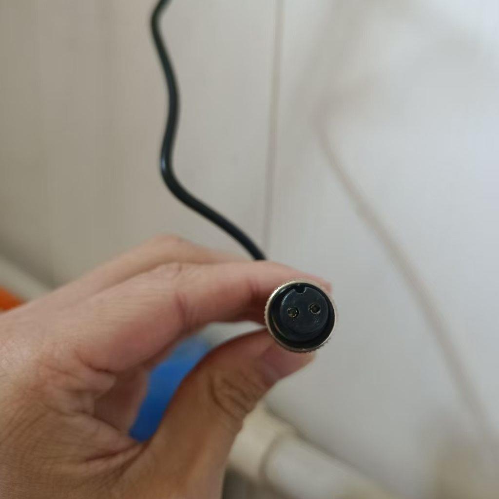 适用凌霄智能永磁变频增压泵DDC15-25电源适配器24V4A特殊双孔线图片