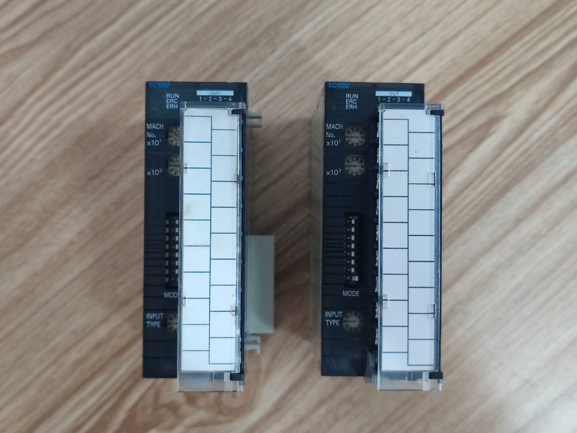 欧姆龙CJ1W-TC102，2台，标单价