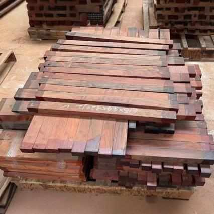 热销老挝大红酸枝 原木木材 交趾黄檀老料 精品大红酸枝红木方料